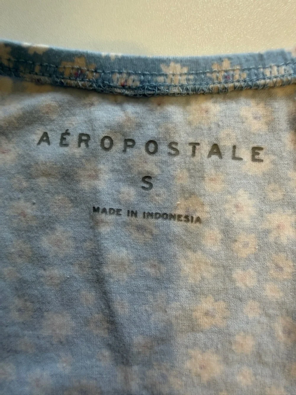 Aeropostale Light Blue Daisy Ruched Crop Top